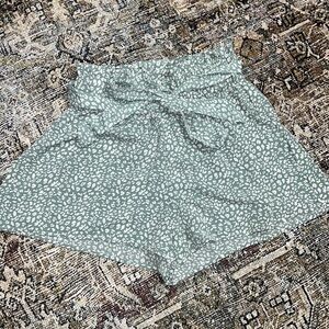 Dressy Shorts with Belt | Size Xs